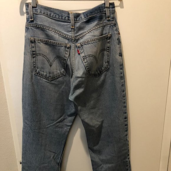 VINTAGE LEVI'S -- size 28 women's - Picture 2 of 3